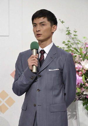 高良健吾 べっぴんさん.png